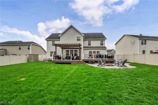 5600 W Longridge Drive, Seven Hills, OH 44131