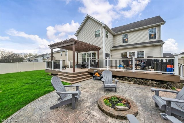 5600 W Longridge Drive, Seven Hills, OH 44131