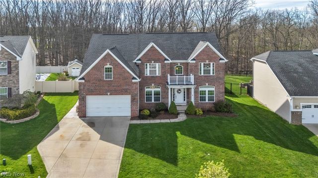 5600 W Longridge Drive, Seven Hills, OH 44131