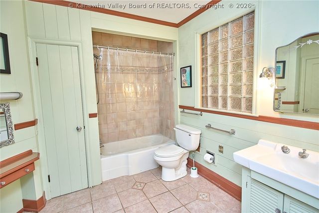 703 Laurel Road, Charleston, WV 25314