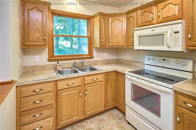 703 Laurel Road, Charleston, WV 25314