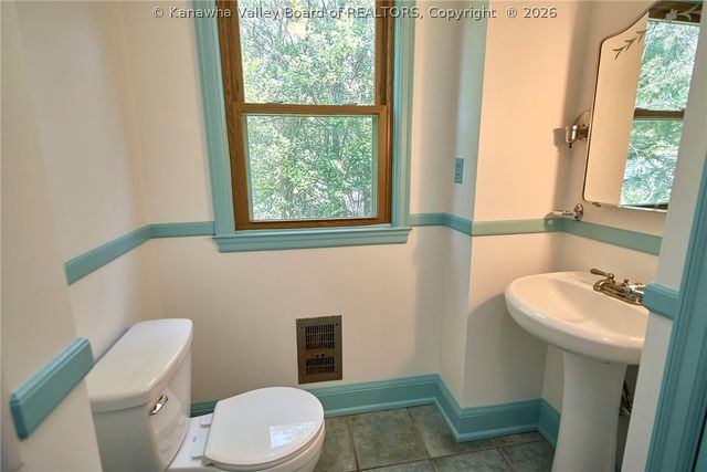 703 Laurel Road, Charleston, WV 25314