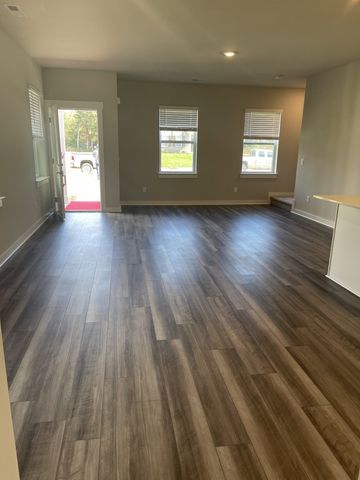 2220 Hospitality Ln, Murfreesboro, TN 37128