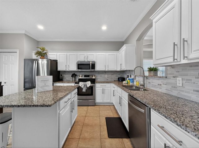 242 SOLANA CIRCLE, Davenport, FL 33897