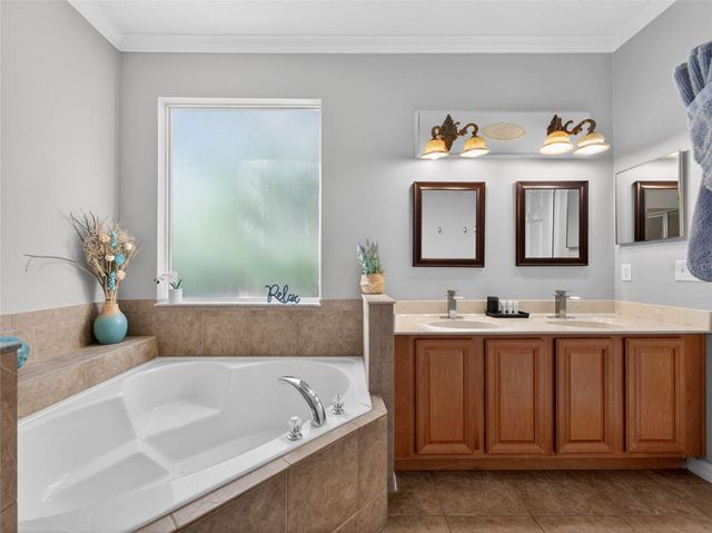 242 SOLANA CIRCLE, Davenport, FL 33897