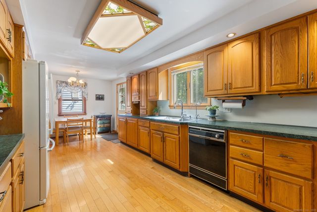 7 Little Fawn Trail, Haddam, CT 06441