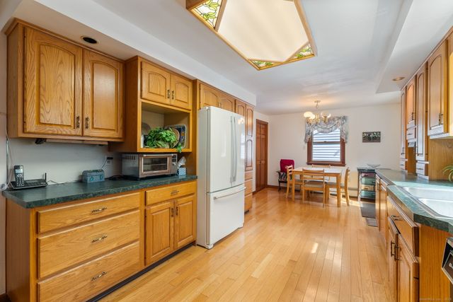 7 Little Fawn Trail, Haddam, CT 06441