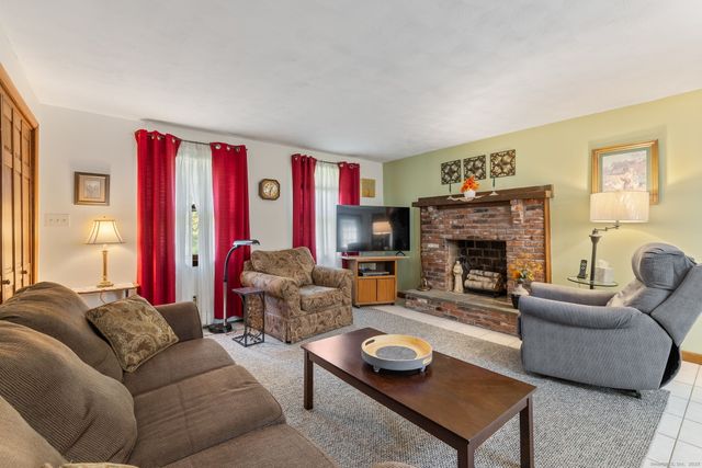 7 Little Fawn Trail, Haddam, CT 06441