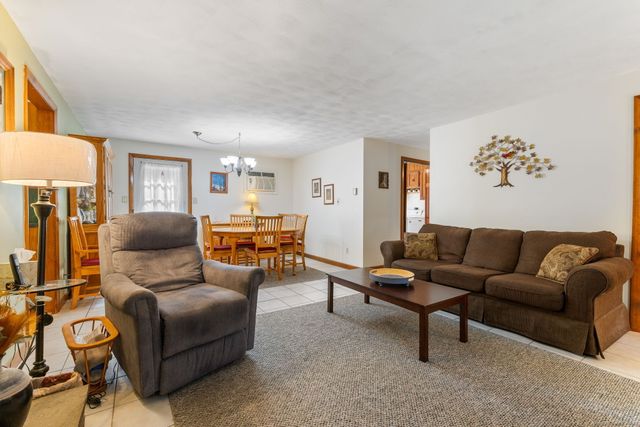 7 Little Fawn Trail, Haddam, CT 06441