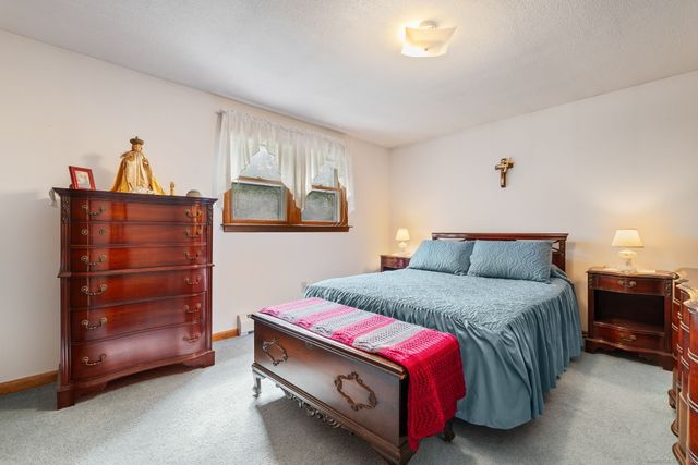 7 Little Fawn Trail, Haddam, CT 06441