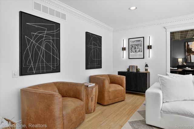 754 N Valley Chase Road, Bloomfield Hills, MI 48304