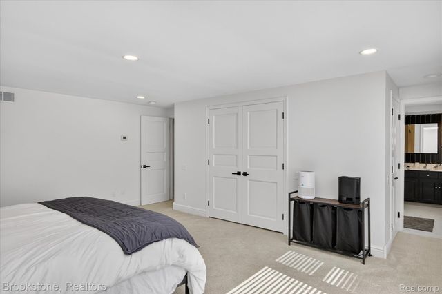 754 N Valley Chase Road, Bloomfield Hills, MI 48304