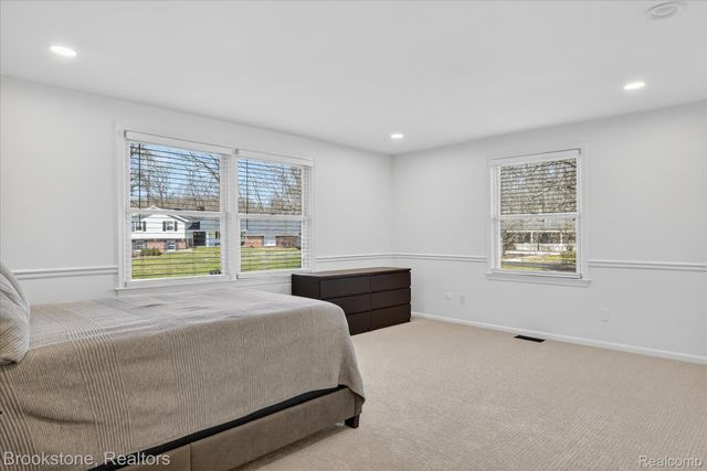 754 N Valley Chase Road, Bloomfield Hills, MI 48304