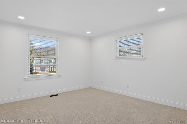 754 N Valley Chase Road, Bloomfield Hills, MI 48304