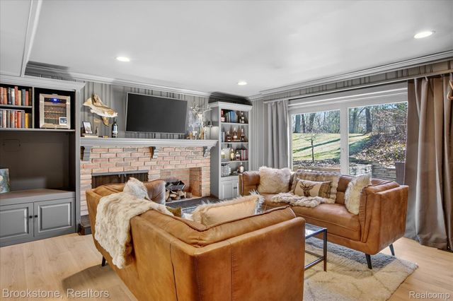 754 N Valley Chase Road, Bloomfield Hills, MI 48304