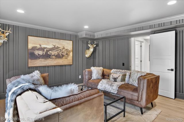 754 N Valley Chase Road, Bloomfield Hills, MI 48304