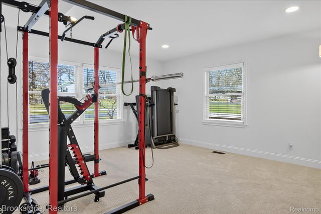 754 N Valley Chase Road, Bloomfield Hills, MI 48304