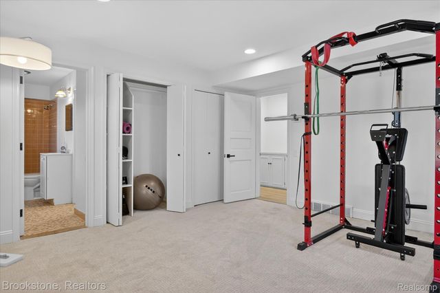 754 N Valley Chase Road, Bloomfield Hills, MI 48304