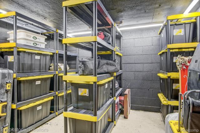 754 N Valley Chase Road, Bloomfield Hills, MI 48304