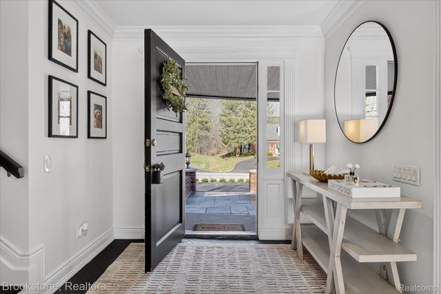 754 N Valley Chase Road, Bloomfield Hills, MI 48304