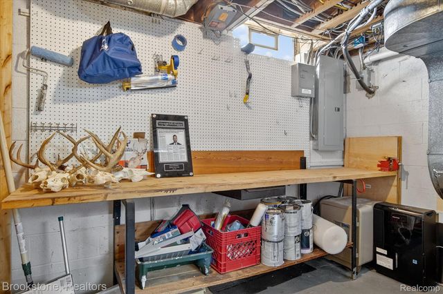 754 N Valley Chase Road, Bloomfield Hills, MI 48304