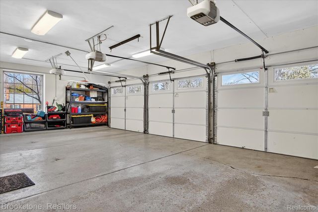 754 N Valley Chase Road, Bloomfield Hills, MI 48304