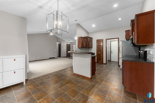 4020 W 91st St, Sioux Falls, SD 57108