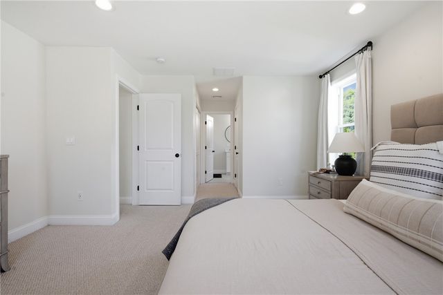 148 Hunts Avenue, Pawtucket, RI 02861