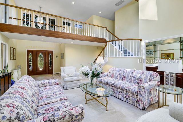 6 Loomis Ferry Rd, Hilton Head Island, SC 29928