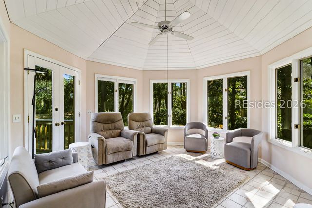 6 Loomis Ferry Rd, Hilton Head Island, SC 29928