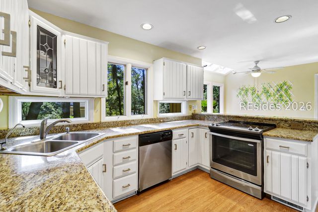 6 Loomis Ferry Rd, Hilton Head Island, SC 29928