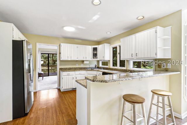 6 Loomis Ferry Rd, Hilton Head Island, SC 29928