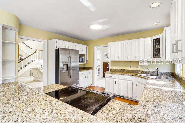 6 Loomis Ferry Rd, Hilton Head Island, SC 29928