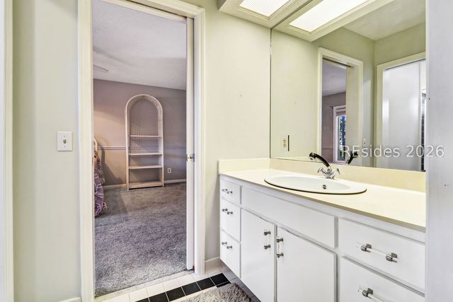 6 Loomis Ferry Rd, Hilton Head Island, SC 29928