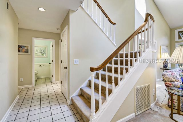 6 Loomis Ferry Rd, Hilton Head Island, SC 29928