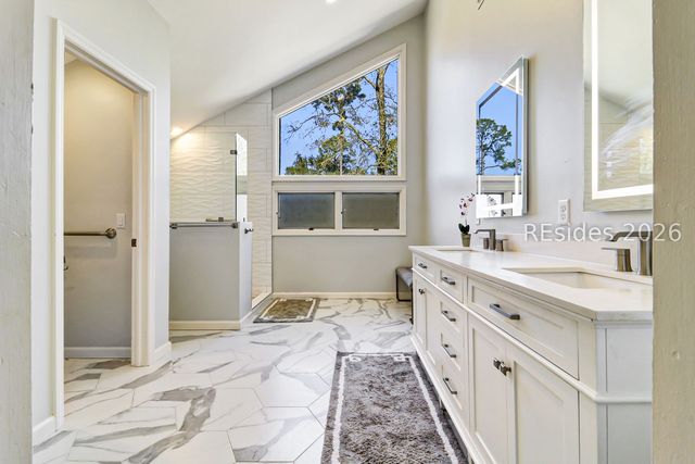 6 Loomis Ferry Rd, Hilton Head Island, SC 29928