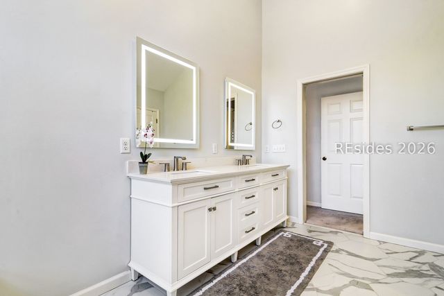 6 Loomis Ferry Rd, Hilton Head Island, SC 29928