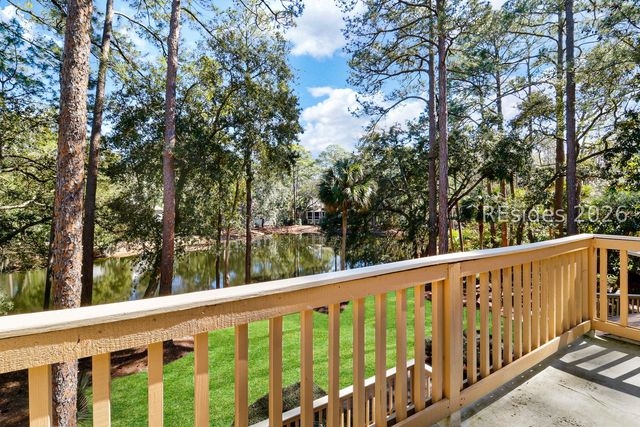 6 Loomis Ferry Rd, Hilton Head Island, SC 29928