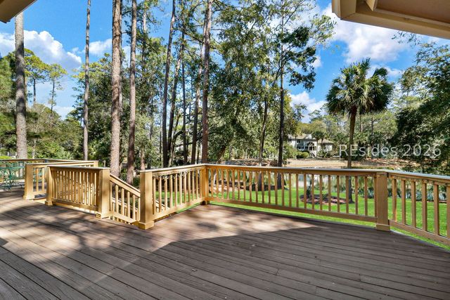 6 Loomis Ferry Rd, Hilton Head Island, SC 29928