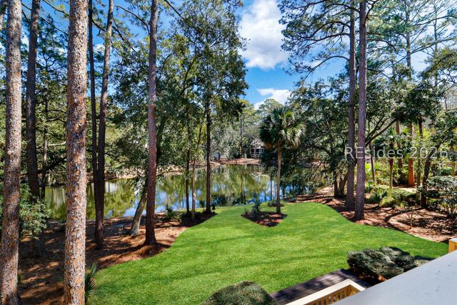 6 Loomis Ferry Rd, Hilton Head Island, SC 29928