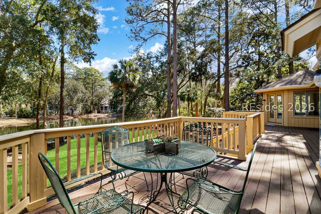 6 Loomis Ferry Rd, Hilton Head Island, SC 29928