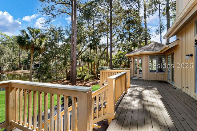 6 Loomis Ferry Rd, Hilton Head Island, SC 29928