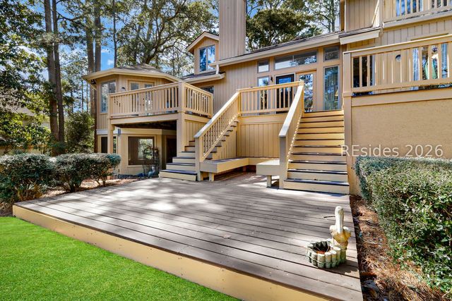 6 Loomis Ferry Rd, Hilton Head Island, SC 29928