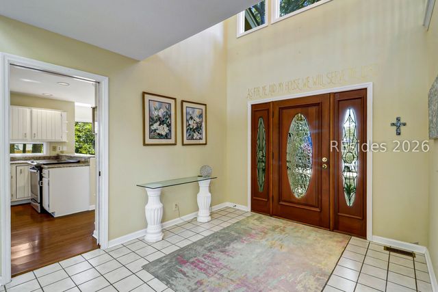 6 Loomis Ferry Rd, Hilton Head Island, SC 29928