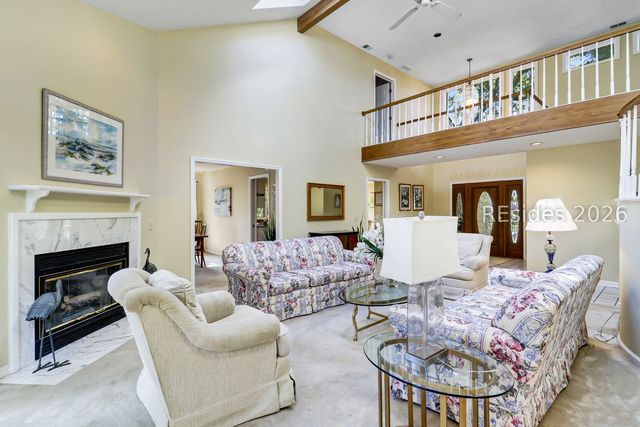 6 Loomis Ferry Rd, Hilton Head Island, SC 29928