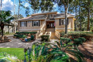 6 Loomis Ferry Rd, Hilton Head Island, SC 29928
