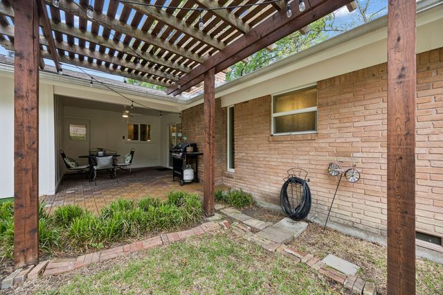 11830 Dixfield Drive, Dallas, TX 75218