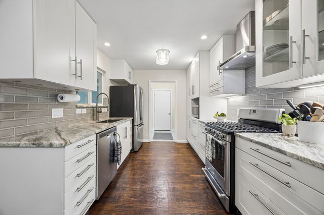 11830 Dixfield Drive, Dallas, TX 75218