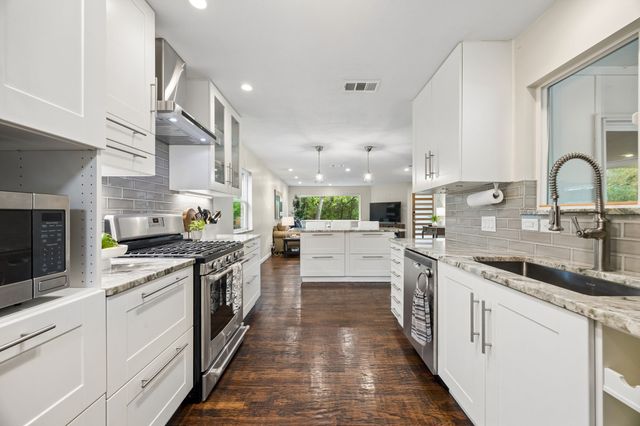 11830 Dixfield Drive, Dallas, TX 75218