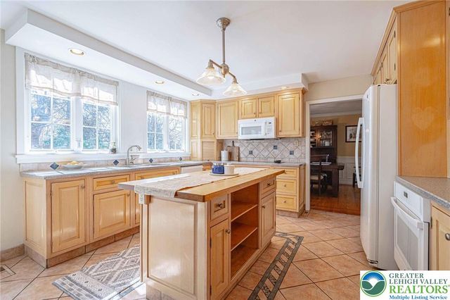 2350 Lehigh Parkway, Allentown City, PA 18103